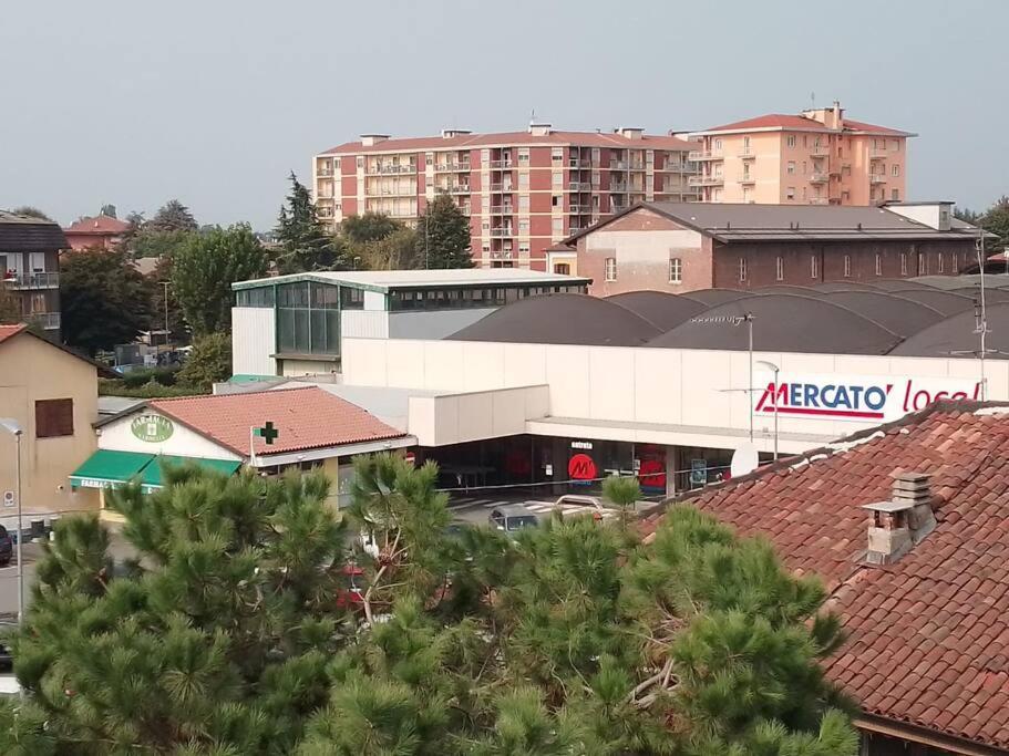 Comodo Bilocale A Brandizzo Екстер'єр фото